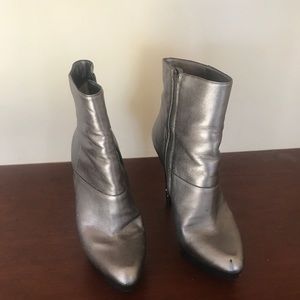 Michael kors boots, size 8